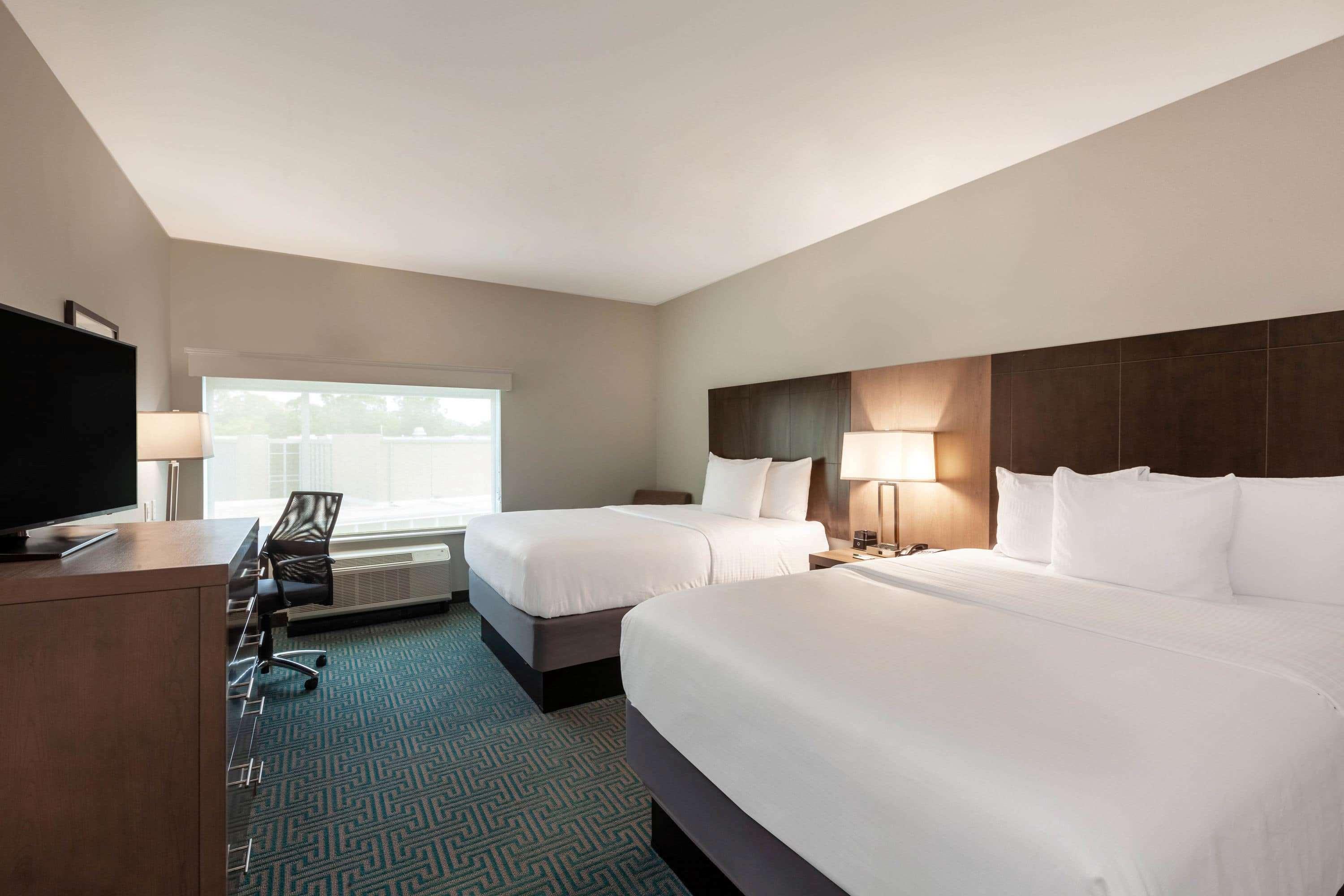 La Quinta Inn & Suites By Wyndham Lafayette Oil Center Екстериор снимка