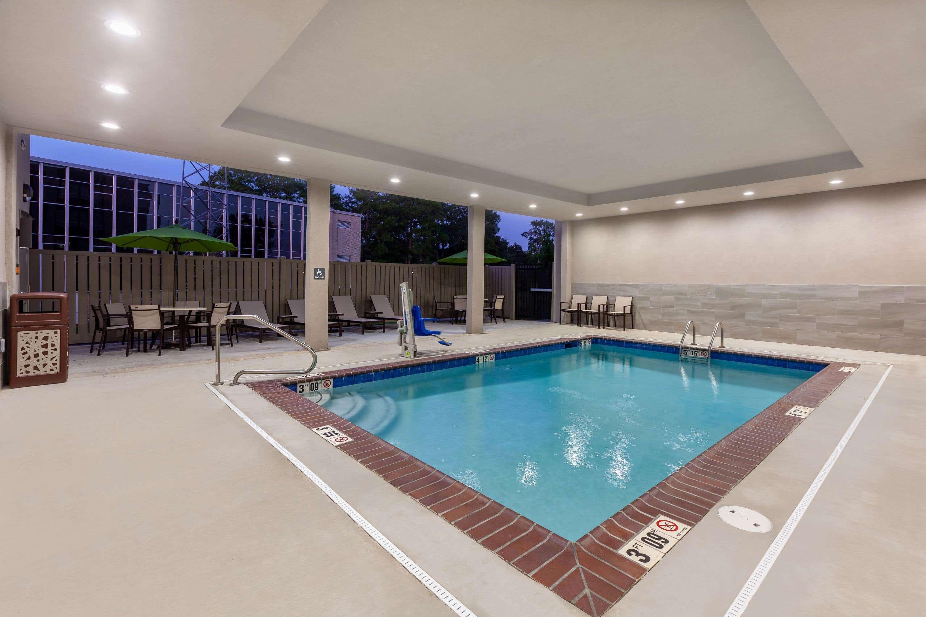 La Quinta Inn & Suites By Wyndham Lafayette Oil Center Екстериор снимка