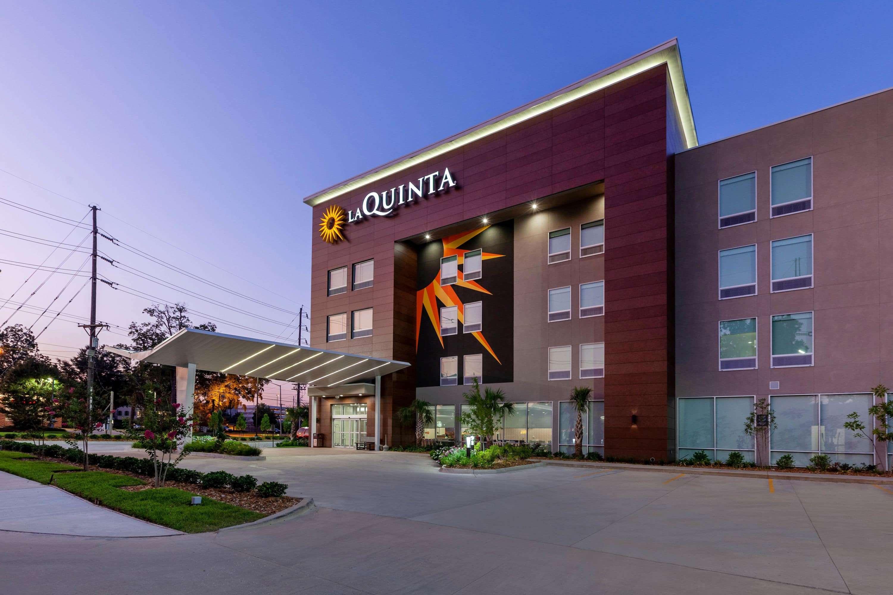 La Quinta Inn & Suites By Wyndham Lafayette Oil Center Екстериор снимка