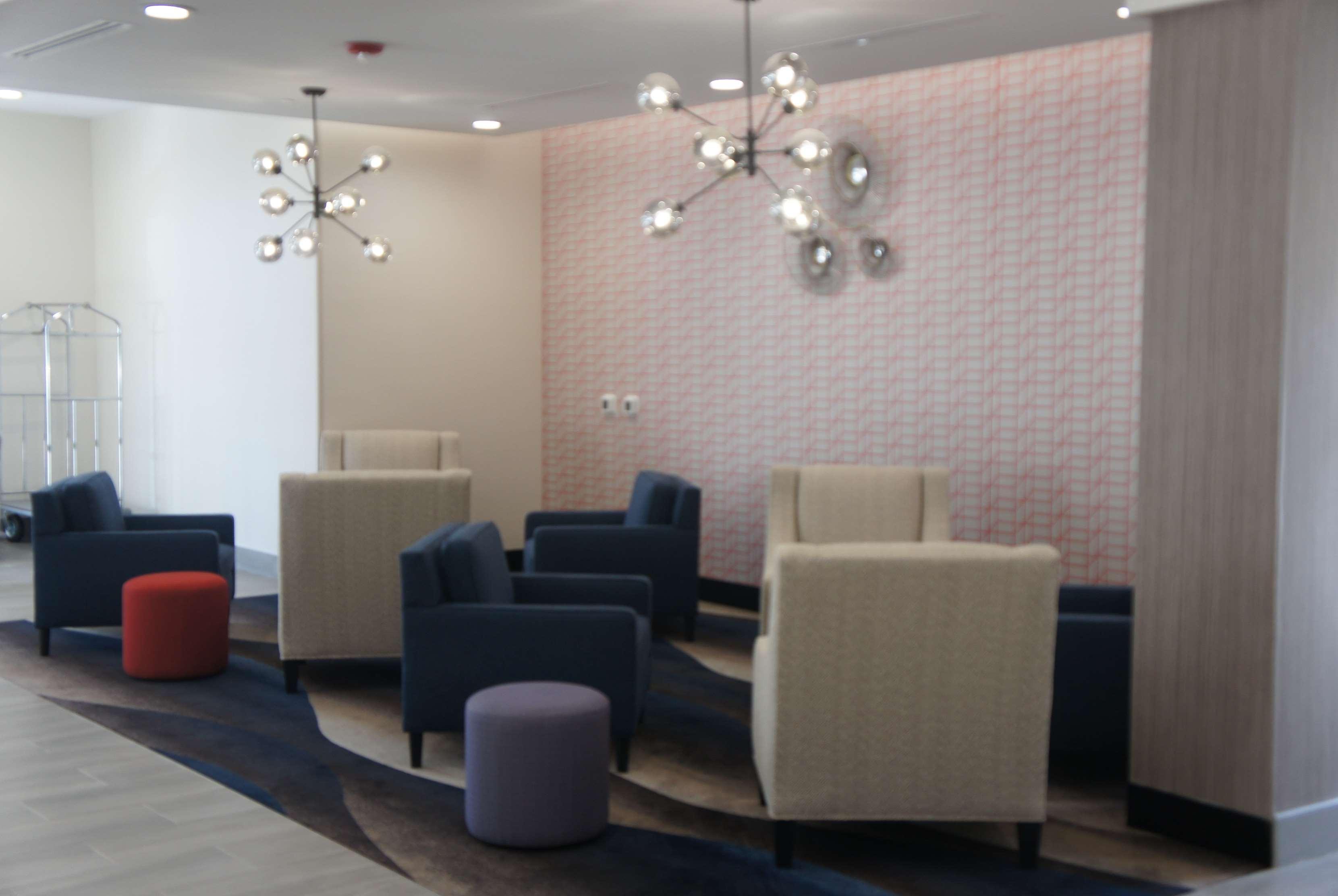La Quinta Inn & Suites By Wyndham Lafayette Oil Center Екстериор снимка