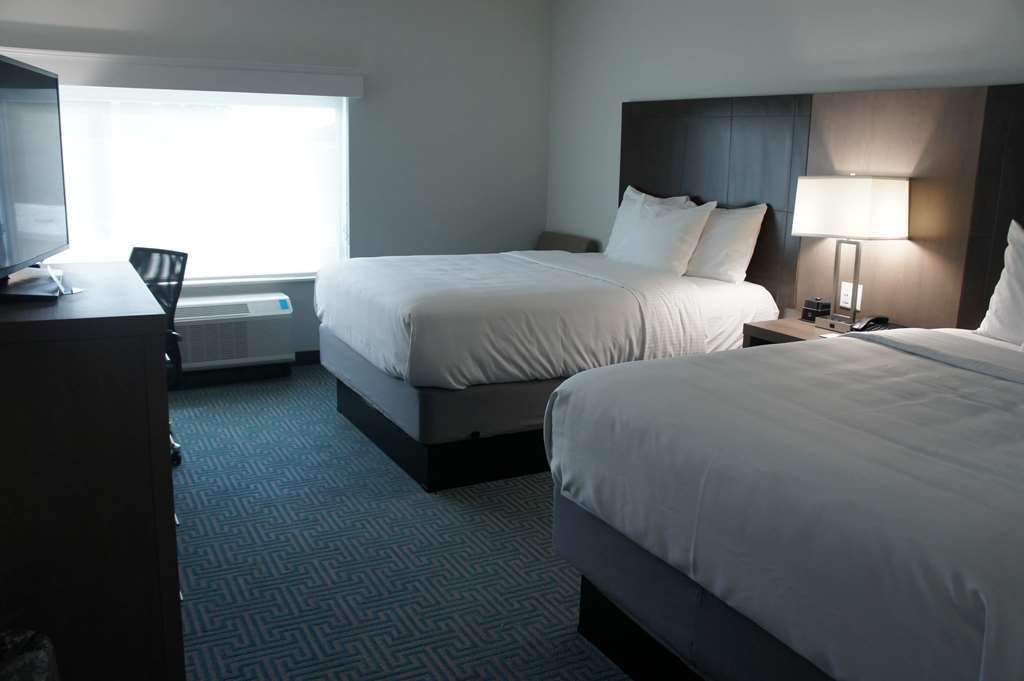La Quinta Inn & Suites By Wyndham Lafayette Oil Center Стая снимка